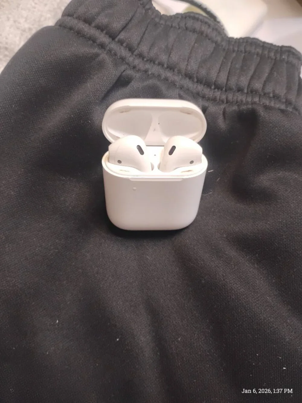 Apple AirPods (2nd Gen)
